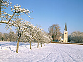 Kirche Johannes der Täufer im Winter, Kastel-Staadt, Trier Saarburg, Saarland, Deutschland