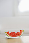  Aliment, Aliments, Bitten, Color, Colour, Concept, Concepts, Dish, Dishes, Food, Foodstuff, Fruit, Fruits, Healthy, Healthy food, Indoor, Indoors, Inside, Interior, Melon, Melons, Nourishment, Plate, Plates, Slice, Slices, Still life, Table, Tables, Wate