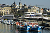 Harbour with town hall and yacht club in background. San Sebastián, Guipúzcoa. Euskadi, Spain