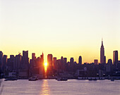 Mid-town skyline, Manhattan, New York, USA.