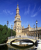 Puente de aragon , Plaza de espana, Parque maria luisa, Seville, Andalucia, Spain.