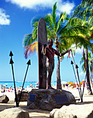 Duke paoa kahanamoku statue, Waikiki beach, honolulu, oahu, hawaii, USA.