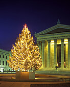 Christmas, Art museum, Philadelphia pennsylvania, USA.
