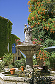 Fountain, Saignon. Provence, France