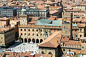 Piazza Maggiore (Main Square) and Palazzo Comunale (Town Hall). Bologna. Emilia-Romagna, Italy