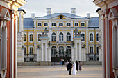 Schloss Rundäle (pilsrundale), 1735 bis 1769 vom italienischen Architekten  Bartolomeo Francesco Rastrelli für die Grafen von Kurland gebaut