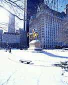 Snow, Grand army plaza, Plaza hotel, Fifth Avenue, Manhattan, New York, USA