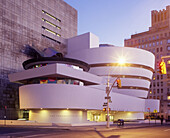 Guggenheim museum, 5th Avenue, Manhattan, New York, USA
