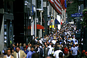 Crowds, Fifth Avenue, Midtown, Manhattan, New York, USA