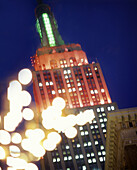 Christmas lights, Empire State Building, Midtown, Manhattan, New York, USA