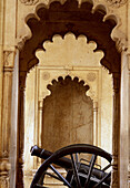Old cannon, Udaipur, Rajasthan, India