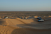 Zelten in der Wüste, Offroad Sahara Reisen, 4x4 Wüsten Tour mit Geländewagen, Bebel Tembain, Sahara, Tunesien, Afrika, mr