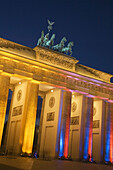 Berlin, Pariser Platz, Brandenburger Tor Quadriga Festival of lights 2006