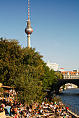 Berlin, Spree, beach bar at Spree riverside , Alex