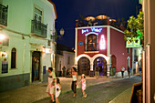 Portugal Algarve  Lagos bei Nacht, Bars, Restaurants auf der Hauptstrasse
