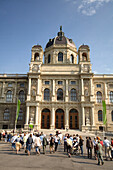 Wien Kunsthistorisches Museum Touristengruppe
