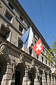 Zürich Credit Suisse Bank an der Bahnhofstrasse, Flaggen