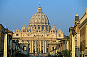 Via della Conciliazione. Saint Peter Basilica. Rome. Italy.