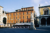 Piazza dei Signori. Dante s statue. Verona. Veneto. Italy.