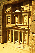 Treasury, (al khaznah) ruins, Petra ruins, Jordan.