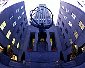 Christmas, Atlas, Rockefeller center, Manhattan, New York, USA.