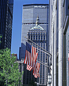 American / u.s. flags, Street scene, Park Avenue, Manhattan, New York, USA.