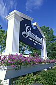 Entrance sign, Graceland, Memphis, Tennessee, USA.