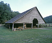 Barn, Farm museum, Oconaluftee, Great smoky mountains park, North carolina, USA.