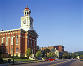 Courthouse, Main Street, Brookville, Pennsylvania, USA.