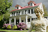 Virginia, Purcellville, East Main Street, classical statue, house