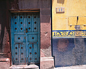 Old colonial door. San Miguel de Allende. Mexico