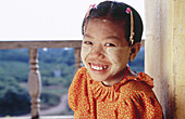 Woman portrait. Inwa (Ava). Mandalay. Myanmar (Burma).