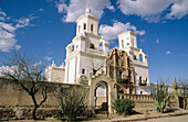 Mission San Xavier del Bac (aka White Dove of the Desert). Tohono O odham indian reservation. Tucson. USA