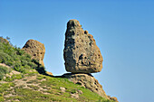 Balanced Rock on the Mishe Mokwa Trail, Circle X Ranch, Santa Monica Mountains National Recreation Area, California