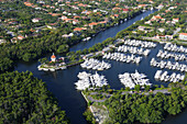 Luftaufnahme vom Yachthafen Cocoplum Yacht club, Miami, Florida, Vereinigte Staaten, USA