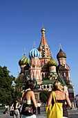 Basilius Kathedrale am südlichen Ende des Roten Platz, eigentlich: Kathedrale des Basilius des Glückseligen, auch bekannt unter den Namen Mariae Schutz und Fuerbitten Kathedrale am Graben, Moskau, Russland