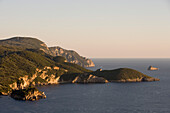 Blick über die Bucht von Paleokastritsa, Korfu, Griechenland, Europa