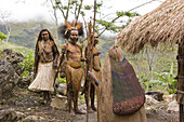 Menschen im Dorf bei der Kaffeeplantage, Langila, Hochland, Papua Neuguinea, Ozeanien
