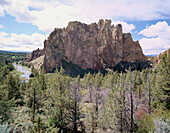 Smith Rock and Crooked River, Smith Rock State Park. Deschutes County. Oregon, USA