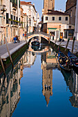 Kanal und Kirche, San Barnaba, Venedig, Venetien, Italien