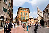 Piazza Bra, Via Mazzini, Verona, Venetien, Italien