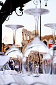 Gläser, Restaurant, Piazza Bra, Verona, Venetien, Italien