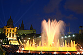 Font Màgica de Montjuïc bei Nacht, Barcelona, Katalonien, Spanien