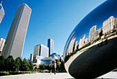 Kunstwerk Cloud Gate von Anish Kapoor am Millenium Park, Chicago, Illinois, USA