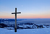 cross on summit of Hochries, view o Wendelstein and valley of river Inn, Chiemgau, Upper Bavaria, Bavaria, Germany