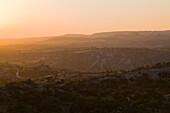 Diarizos Tal bei Sonnenuntergang, in der Nähe von Dora, Troodos Gebirge, Südzypern, Zypern