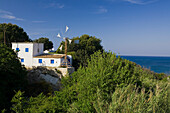 Villa, Haus, an der Küste mit Windrad, Akamas Naturpark, Südzypern, Zypern