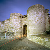 Doña Urraca town gate, walls of Zamora. Castilla-León, Spain