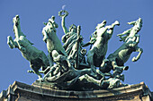 Four horse chariot, quadriga, on the top of the Grand Palais, built for the World Exhibition in 1900, Paris, France