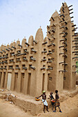 Mud mosque inTellem Dogon village (clay architecture), Bandiagara. Dogon Country, Mali